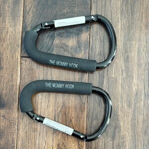 Black The Mommy Hook Carabiner Pair